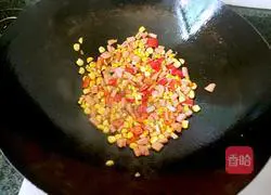 Illustration of how to make corn and ham fried rice 5