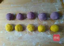 Illustration of how to wrap chrysanthemum buns 4
