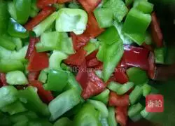 Illustration of how to make Mexican Chili Tuna Cakes 3