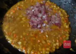 Illustration of how to make curry fried rice 4