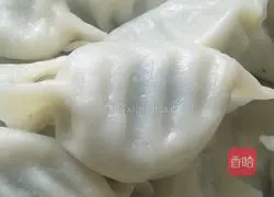 Illustration of how to make pork, hazel and mushroom dumplings 12