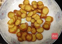 Illustration of how to make stir-fried bean cakes with vegetables 3