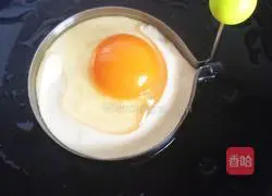 Illustration of how to make colorful vegetable pancakes 9