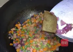 Illustration of how to make curry fried rice 5