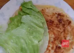 Illustration of how to make egg-filled pancakes 9