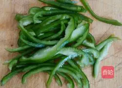 Illustration of how to make green bean sprouts and egg fried rice 3