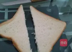 Illustration of how to make fruit sandwiches 2