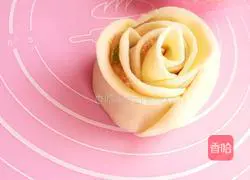 Illustration of how to make rose dumplings 11