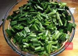 Illustration of how to make dumpling skin version of leek box 3