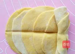 Illustration of how to make rose pumpkin steamed buns 11