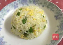Illustration of how to make bell pepper and egg fried rice 8