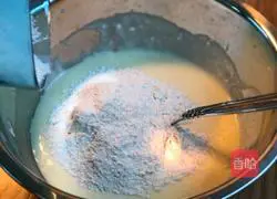 Illustration of how to make scallion pancakes 7