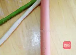 Illustration of how to make ham sausage steamed bun rolls 6