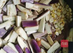 Illustration of how to make eggplant and sausage braised rice 6