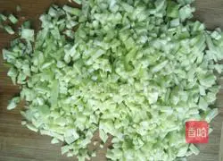 Illustration of how to make loofah egg cake 2