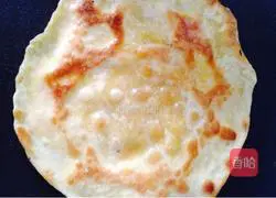 Egg-filled pancakes with sausage Practice illustration 11