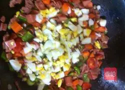 Illustration of how to make colorful fried rice 5