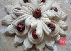 Illustration of how to make jujube steamed buns 4