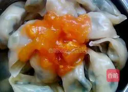 Illustration of making fried egg and leek dumplings 5