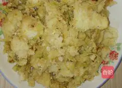 Illustration of how to make fried diced steamed buns with cabbage 6