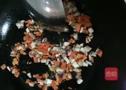 Illustration of how to make mushroom fried rice 3