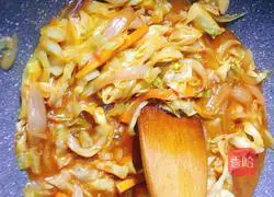 Illustration of Korean spicy sauce fried noodles 13