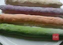 Illustration of how to make four-color dumplings 8