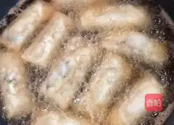 Illustration of how to make minced pork and three shredded spring cakes (mix the noodles yourself) 11