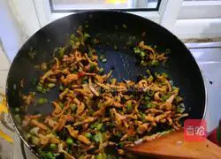 Illustration of Laoganma's Shredded Pork Fried Rice 6