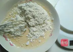 Illustration of how to make banana muffins 3