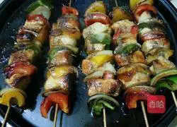 Illustration of how to make grilled chicken skewers with electric pan 8