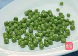 Illustration of how to make shrimp and pineapple fried rice 3