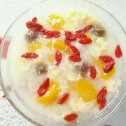 Orange slices, Guiyuan, wolfberry, sweet wine, glutinous rice balls, boiled eggs