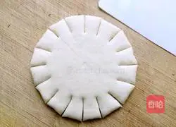 Illustration of how to make flower steamed buns 11