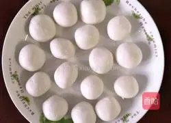 Illustration of how to make shredded pork glutinous rice balls 3