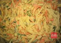 Illustration of how to make love colorful double silk cake 3