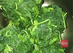 Illustration of how to make amaranth and pork buns 2