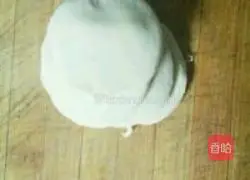 Illustration of how to make three fresh dumplings 4