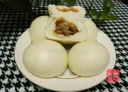 Illustration of how to make diced pork steamed buns 18