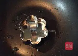 Illustration of how to make potato shredded cake 6