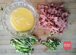 Illustration of how to make tomato sauce fried rice 2