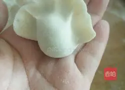 Illustration of how to make wild vegetable dumplings 4