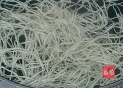 Illustration of home-style dry noodles 3