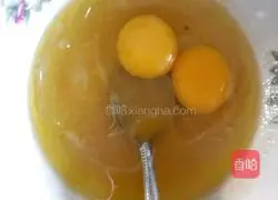 Illustration of how to make matcha red bean waffles 2