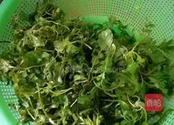 Illustration of how to make shepherd’s purse dumplings 3