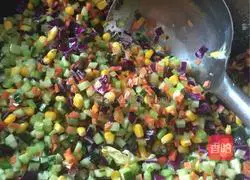 Illustration of how to make colorful egg fried rice 4