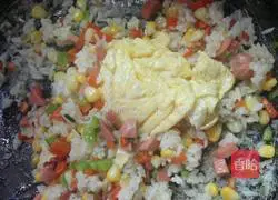 Illustration of home-cooked Yangzhou fried rice 10