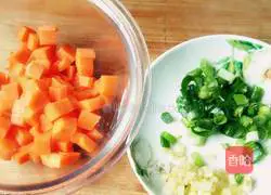 Illustration of how to make carrot and egg fried rice 2