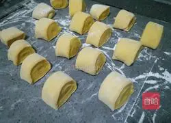 Illustration of how to make pumpkin steamed buns 8