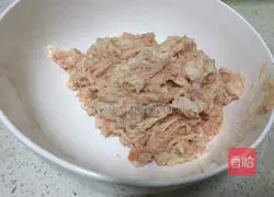 Illustration of how to make fresh bamboo shoot dumplings 6